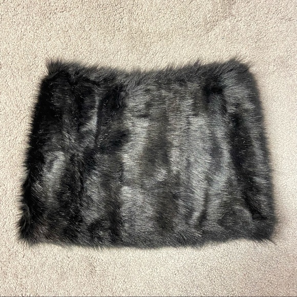 *New*Black Faux Fur Neck Warmer Scarf Women’s OS - Picture 4 of 4
